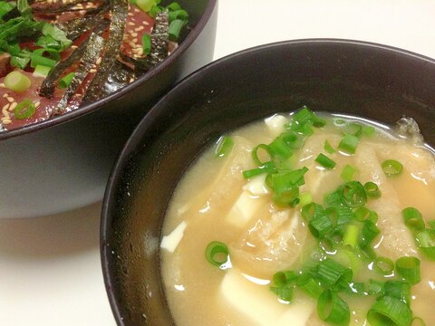 定番のお味噌汁♡油揚げと豆腐のお味噌汁♡